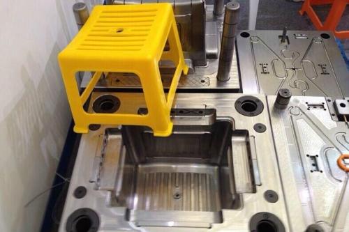 注塑模具加工中模具原理及组成要点有那些呢？